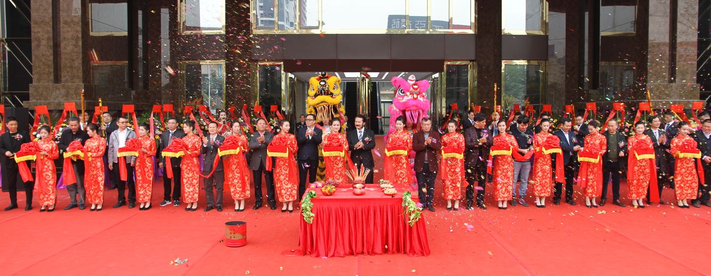 順勢(shì)突圍·破局騰飛丨大將軍陶瓷2018經(jīng)銷商年會(huì)暨總部開(kāi)業(yè)盛典成功舉辦！
(圖45)