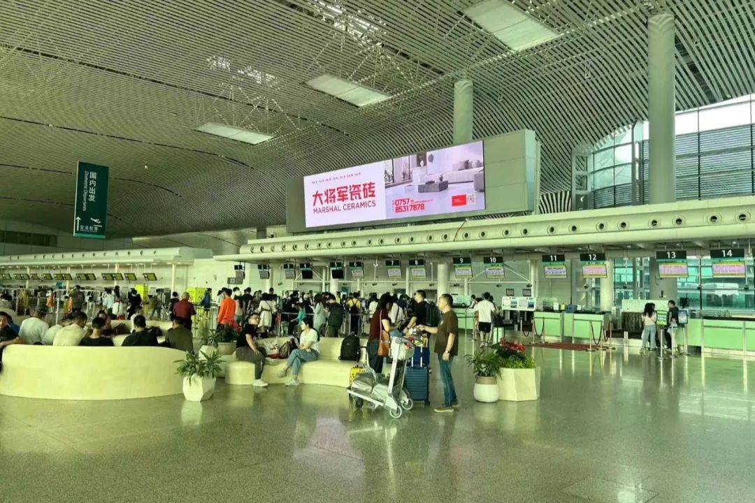 全速前進(jìn)丨大將軍瓷磚機(jī)場(chǎng)&高鐵廣告再登廣東，開(kāi)啟黃金廣告位的“霸屏模式”！(圖6)
